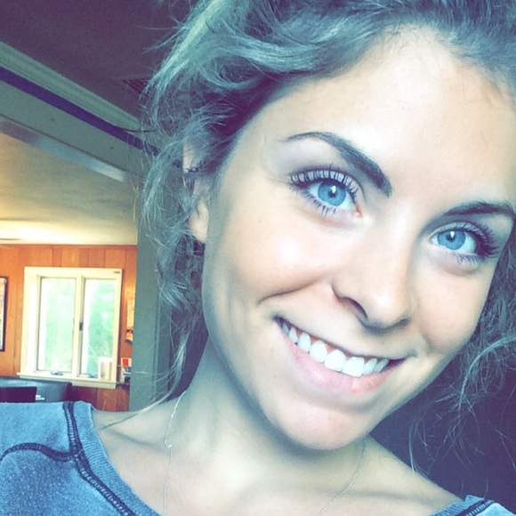 Meet your Posher, Stephanie - Picture 1 of 1